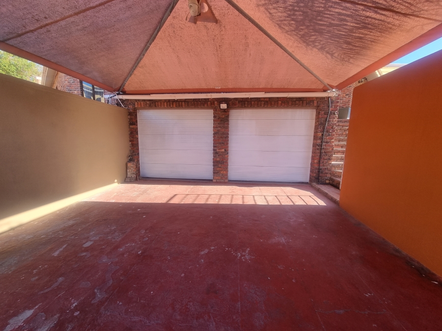 6 Bedroom Property for Sale in Heiderand Western Cape